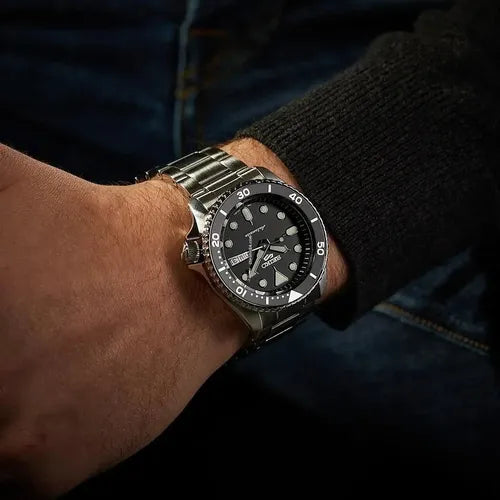 Reloj Seiko 5 Sports SRPD55K1 — Automático Negro Acero 100m