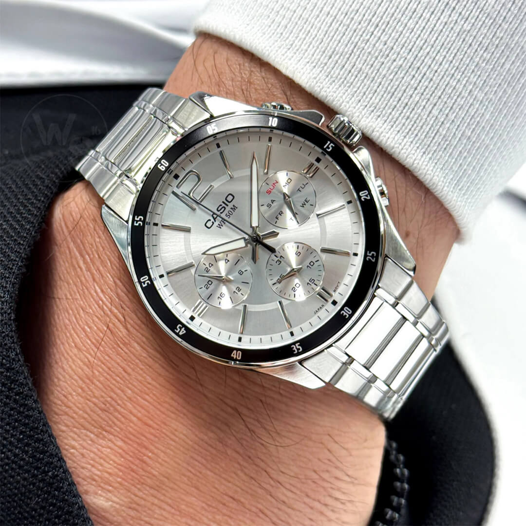Reloj Casio MTP-1374D-7AV — Analógico Premium Acero Esfera Blanca Multifunción