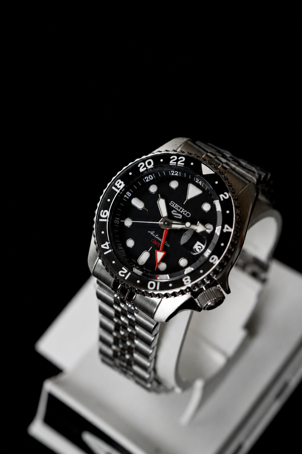 Reloj Seiko 5 Sports GMT "Black Grape" SSK001K1