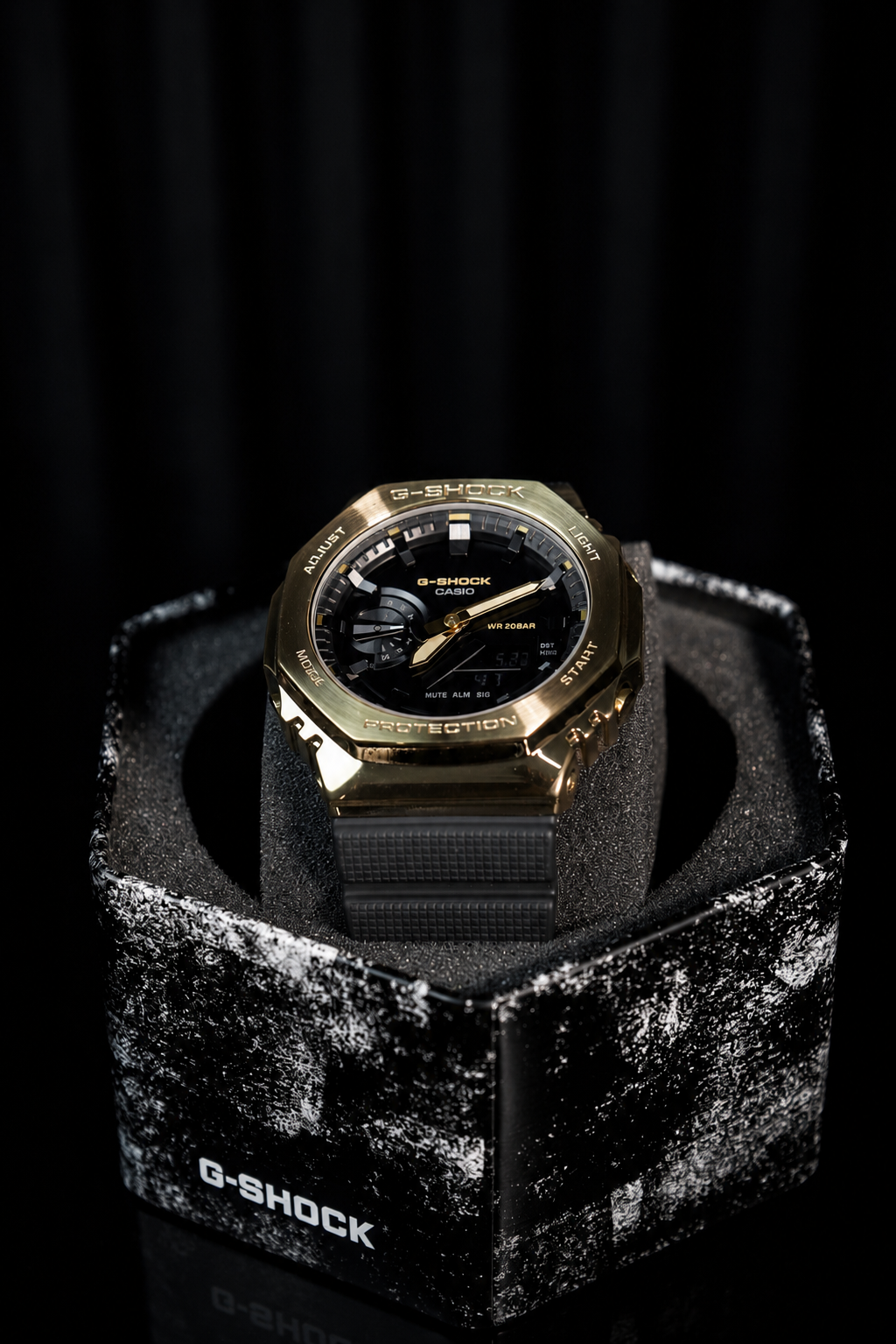 Reloj G-Shock GM-2100G-1A9