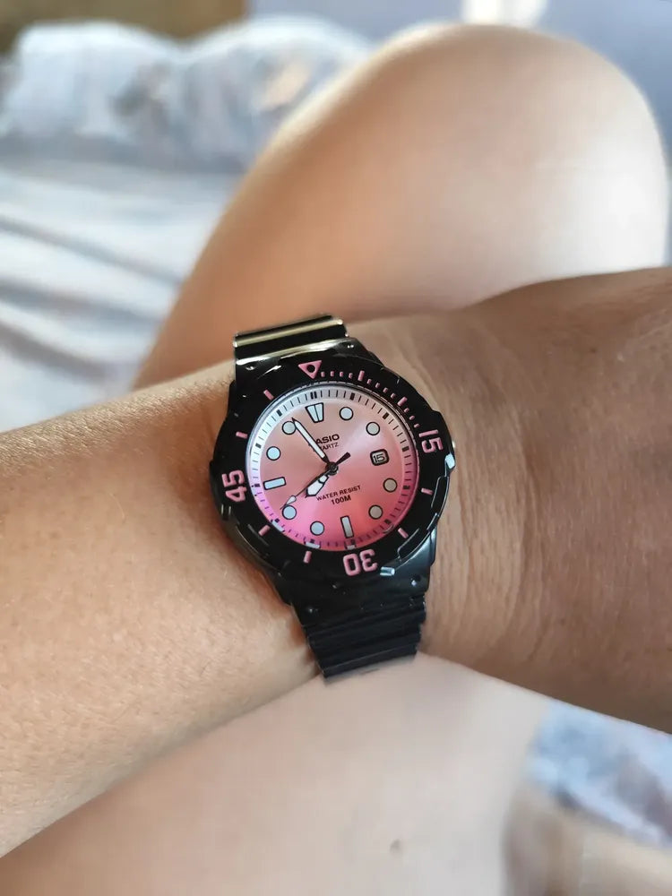 Reloj Casio LRW-200H-4EV — Deportivo Resistente al Agua Mujer