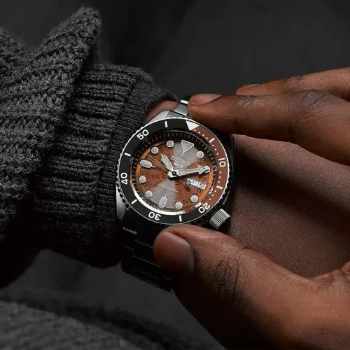 Reloj Seiko 5 Sports SRPJ47K1 — Automático Acero Esfera Naranja 100m