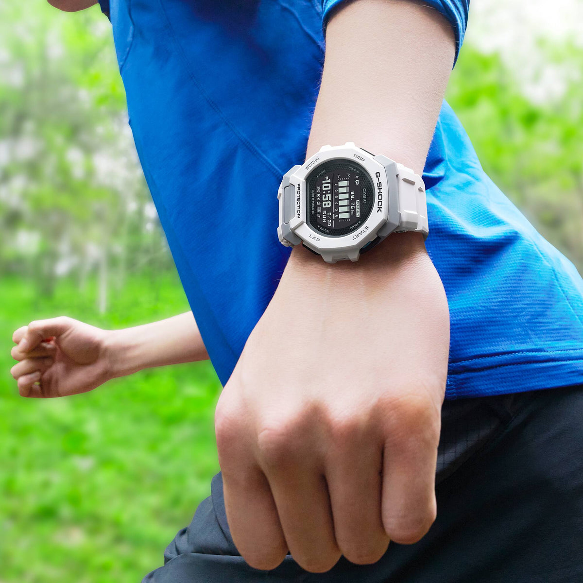 Reloj Casio G-Shock GBD-300-7 — G-SQUAD Running Bluetooth Blanco 200m