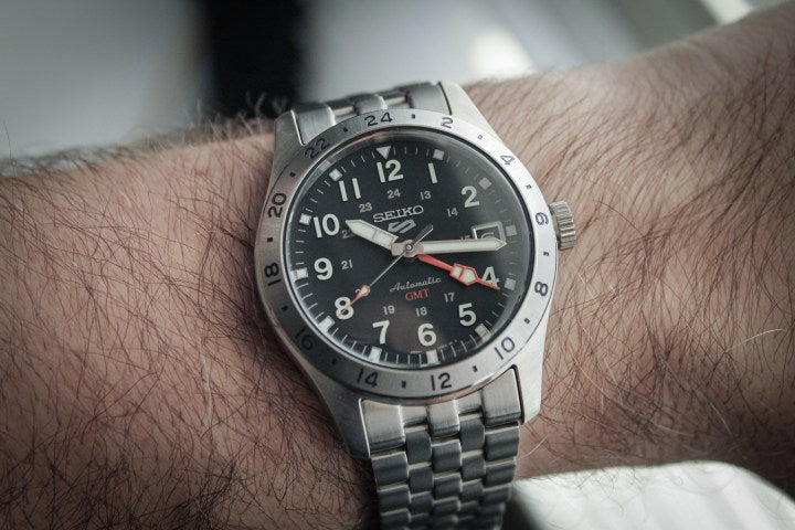 Reloj Seiko 5 Sports SSK023K1 — GMT Automático Acero Esfera Negra 100m