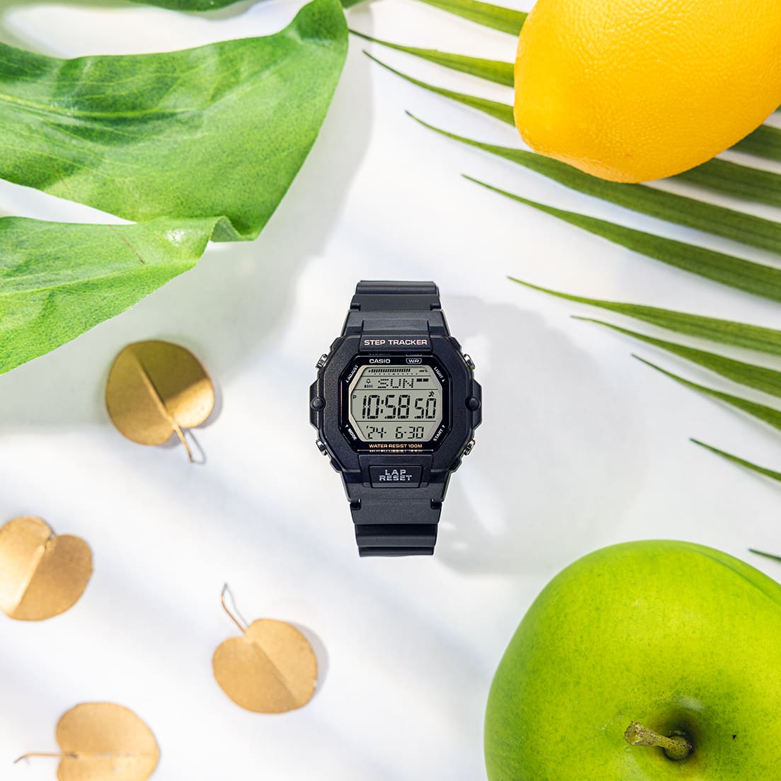 Reloj Casio LWS-2200H-1AVDF — Deportivo Contador de Pasos Negro