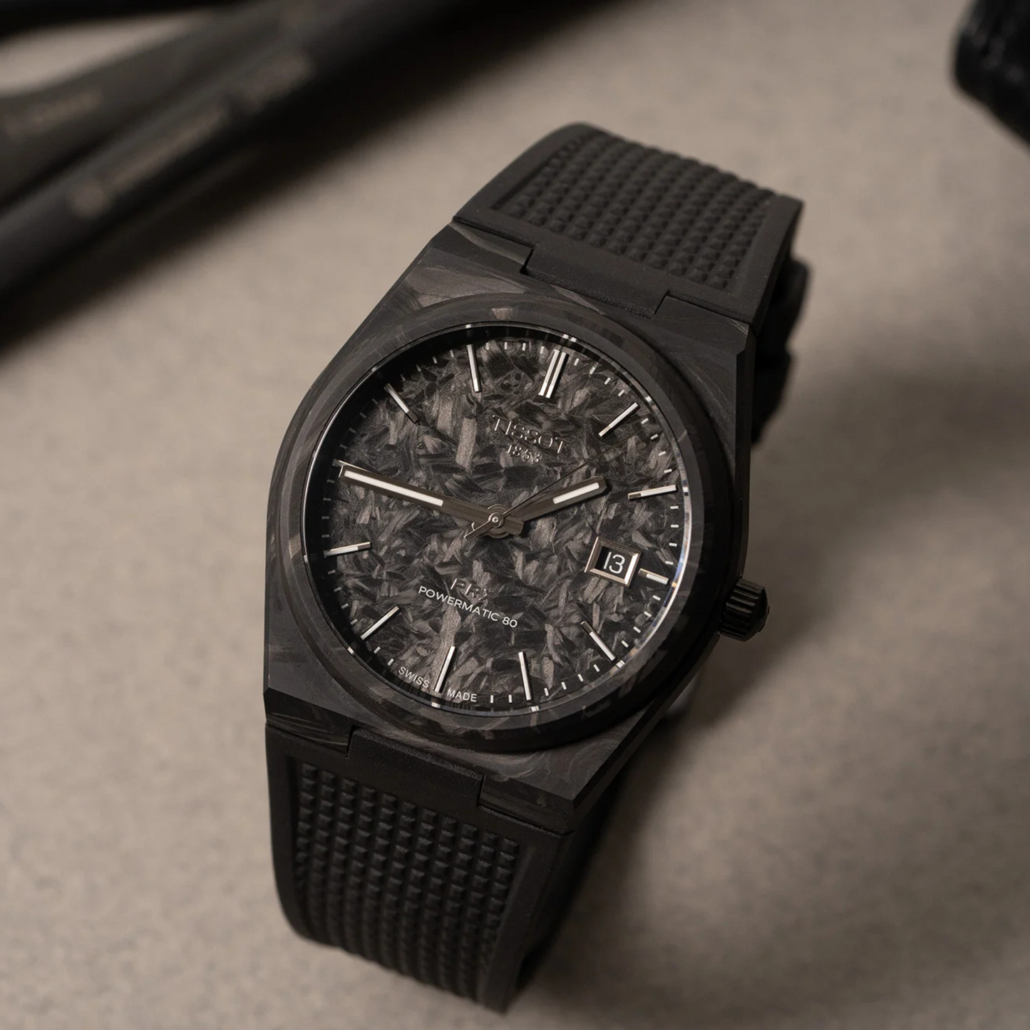 Reloj Tissot PRX Powermatic 80 Carbon T137.907.97.201.00