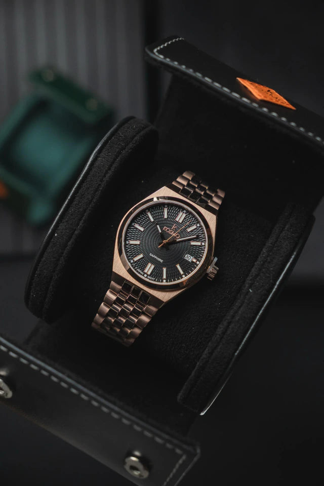 Reloj Kosmo 645-7-2010 Colección Zafiro Oro Rosa Esfera Negra
