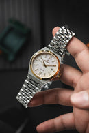 Reloj Kosmo 645-7-2010 Colección Zafiro Bicolor Dorado Esfera Blanca