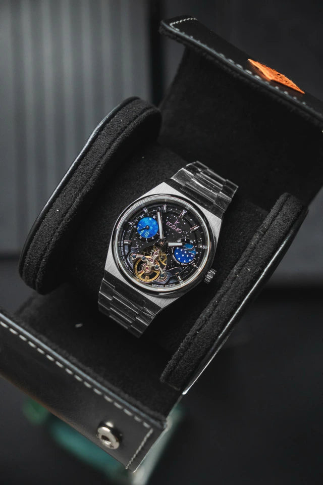 Reloj Kosmo 644-6-2-001 Automático Fase Lunar Cielo Estrellado Colección Zafiro Plateado Esfera Negra