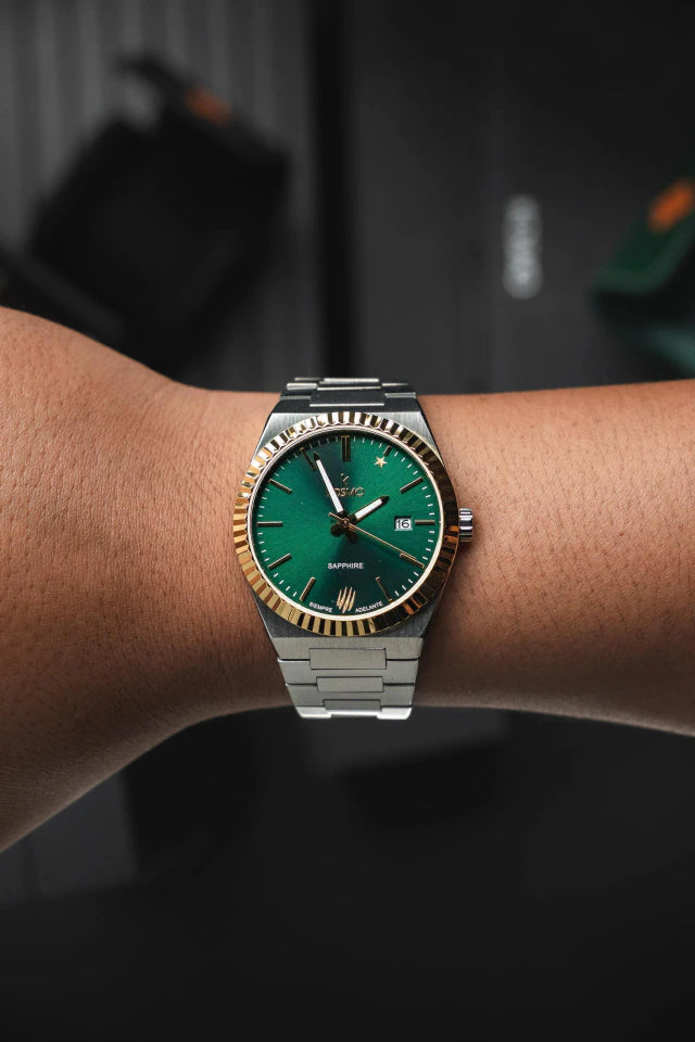 Reloj Kosmo 610-7-2-005 Edición Especial Colección Zafiro Bicolor Esfera Verde